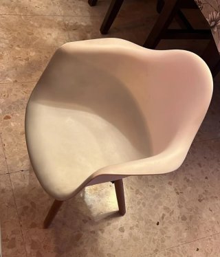Pupitre infantil madera y silla blanca