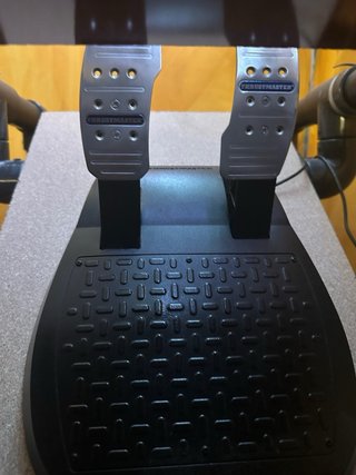 Thrustmaster T300 Volante + 2 Aros