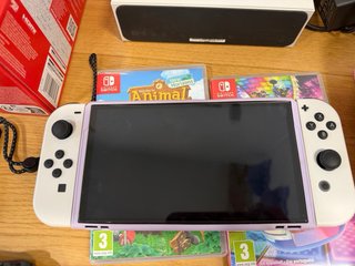 Nintendo Switch OLED Bianca + Accessori