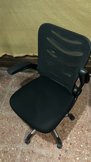 Silla de oficina ergonómica negra
