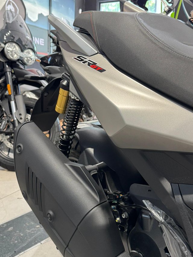 APRILIA SR GT 400 ¡¡DESDE 130€/MES!!