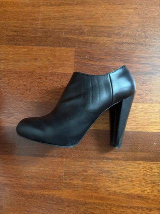 Botines piel de tacón negros