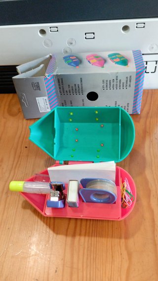 Estuche multiusos con accesorios de oficina
