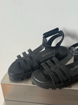 Sandalias Chika10 negras tiras velcro