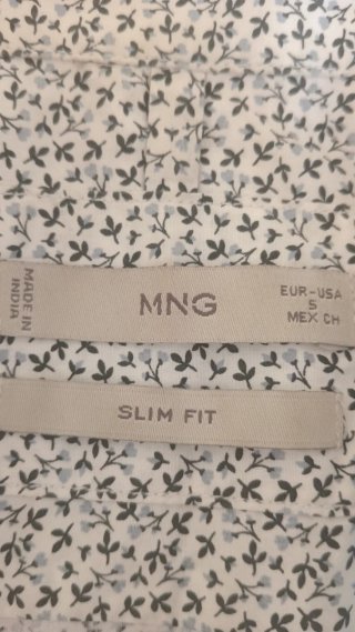 Camisa estampada gris y blanca