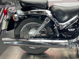 Suzuki Intruder VL 250 Negra
