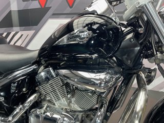 Suzuki Intruder VL 250 Negra