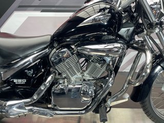 Suzuki Intruder VL 250 Negra