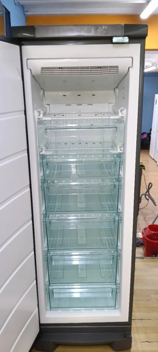 Congelador Vertical Electrolux No Frost