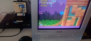 Mega Drive con Sonic, mando y cable RGB