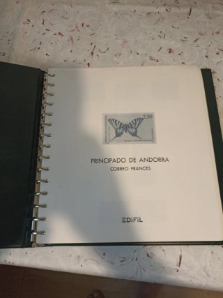 Álbum de sellos vacío