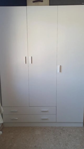 Armario nuevo  3 puertas, 2 cajones