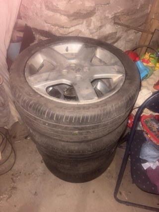 Llamtas peugeot 17pulgadas con gomas
