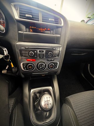 Citroen C4 2014 / Garantia Mecanica / Financiamos