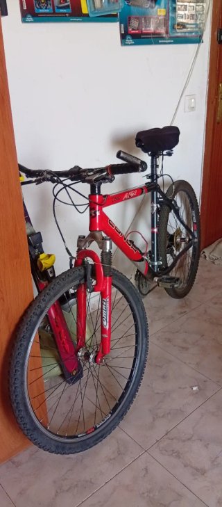 Bicicleta de Montaña Roja