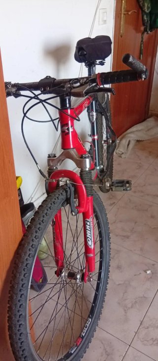 Bicicleta de Montaña Roja