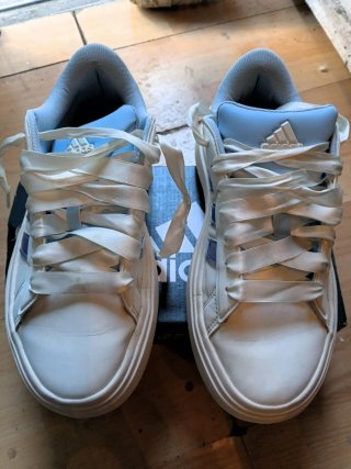 Zapatillas Adidas Blancas y Azules