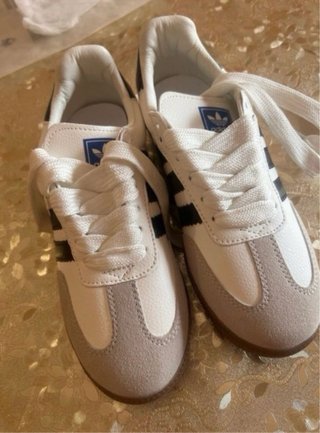 Adidas Bambas Blancas y Beige
