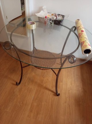 Mesa redonda cristal y forja