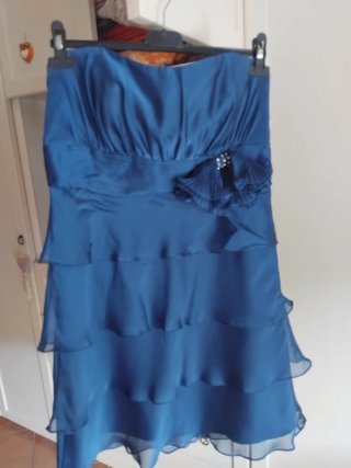 Abito cerimonia corto blu con coprispalle