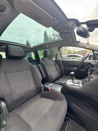 Peugeot 5008 2011