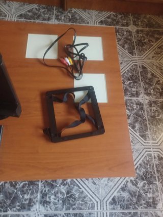 Aspecta TV Pequeña con Reproductor CD/USB