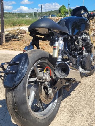 Honda CB 750 Seven Fifty Cafe Racer Negra