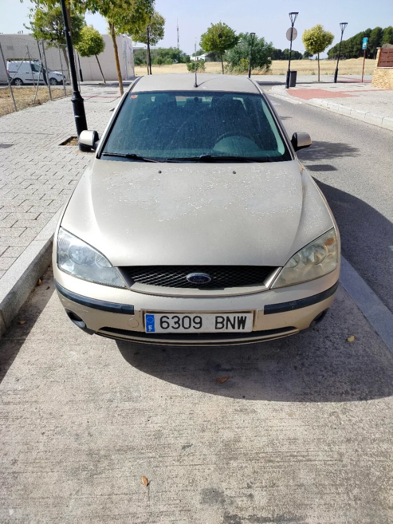 Ford Mondeo 2001 - foto 1