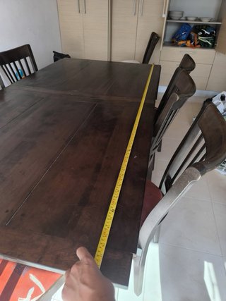 Mesa de comedor grande com 8 cadeiras