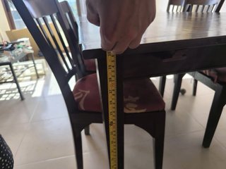 Mesa de comedor grande com 8 cadeiras