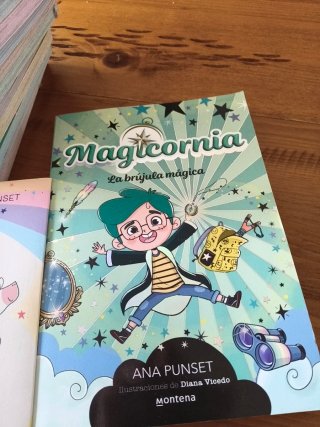 Colección unicornia, libro lettering y mas