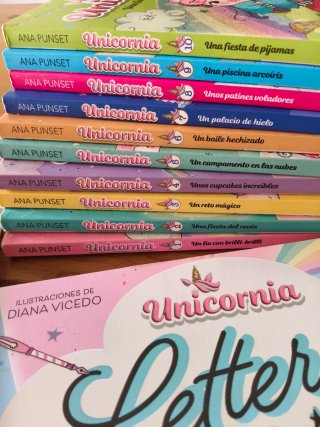 Colección unicornia, libro lettering y mas
