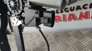 99104 ELEVALUNAS DELANTERO DERECHO AUDI A3 (8L)