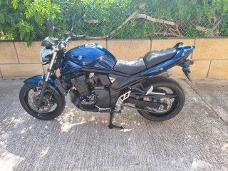 Suzuki Bandit 650 azul