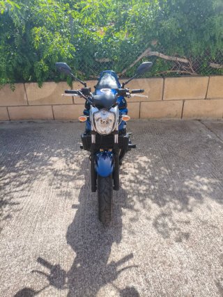 Suzuki Bandit 650 azul