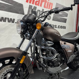 KEEWAY Superlight 125