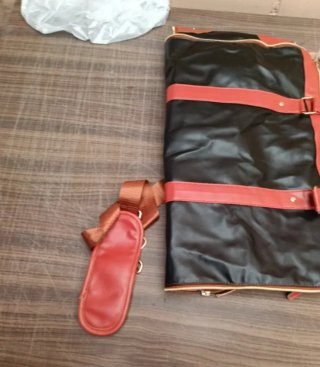 Bolsa de viaje multifunción beige y negra