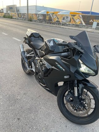 Honda CBR 650R 2023 E-Clutch