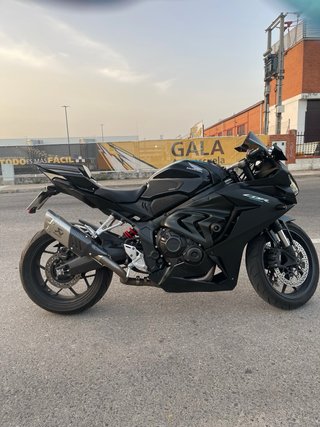 Honda CBR 650R 2023 E-Clutch
