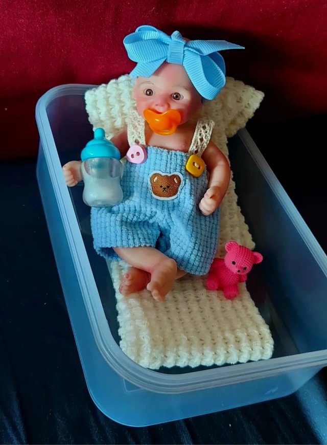 Mini reborn silicona niña 15cm