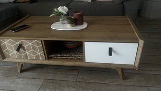Mesa de salón madera y blanco