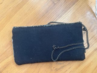 Bolso de fiesta plateado con cadena