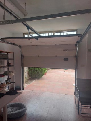 Puerta de garaje motorizada