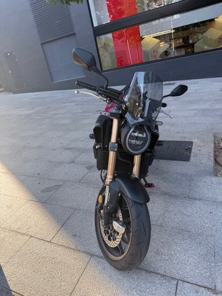 Honda CB650R E-Clutch 2025 | 4.000 km