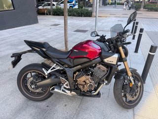 Honda CB650R E-Clutch 2025 | 4.000 km