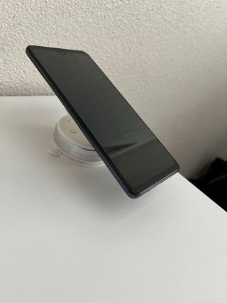 Soporte móvil blanco