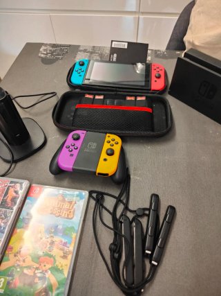 Nintendo Switch Azul/Rojo + Accesorios