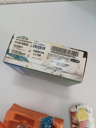 Scatola Nokia 3200 con accessori