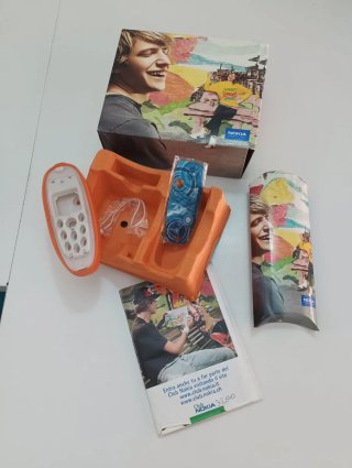 Scatola Nokia 3200 con accessori