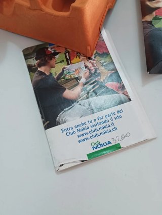 Scatola Nokia 3200 con accessori
